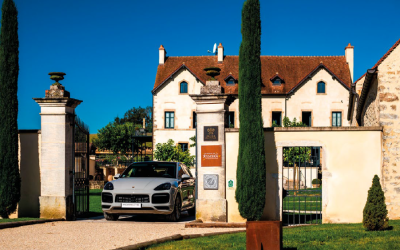 VOUS AVEZ TOUJOURS RÊVÉ DE CONDUIRE UNE PORSCHE. C’EST DÉSORMAIS POSSIBLE.